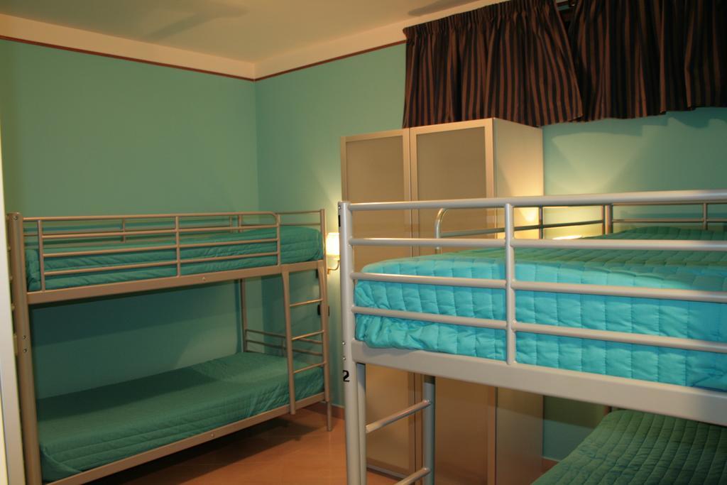 Ulisse Deluxe Hostel ซอร์เรนโต ภายนอก รูปภาพ